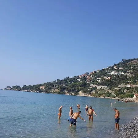 Relax, Divertimento E Mondanita Ad Ottimi Prezzi Дом отдыха *